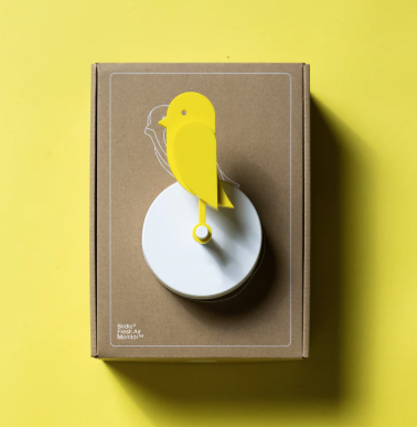 Moniteur de qualité de l'air primé qui améliore votre climat intérieur et votre santé générale. Design danois et capteur de CO₂ de pointe fabriqué en Suisse. Lorsque la qualité de l'air est mauvaise, Birdie® s'effondre jusqu'à ce que vous ouvriez vos fenêtres et le rameniez à la vie. Aussi simple que ça.