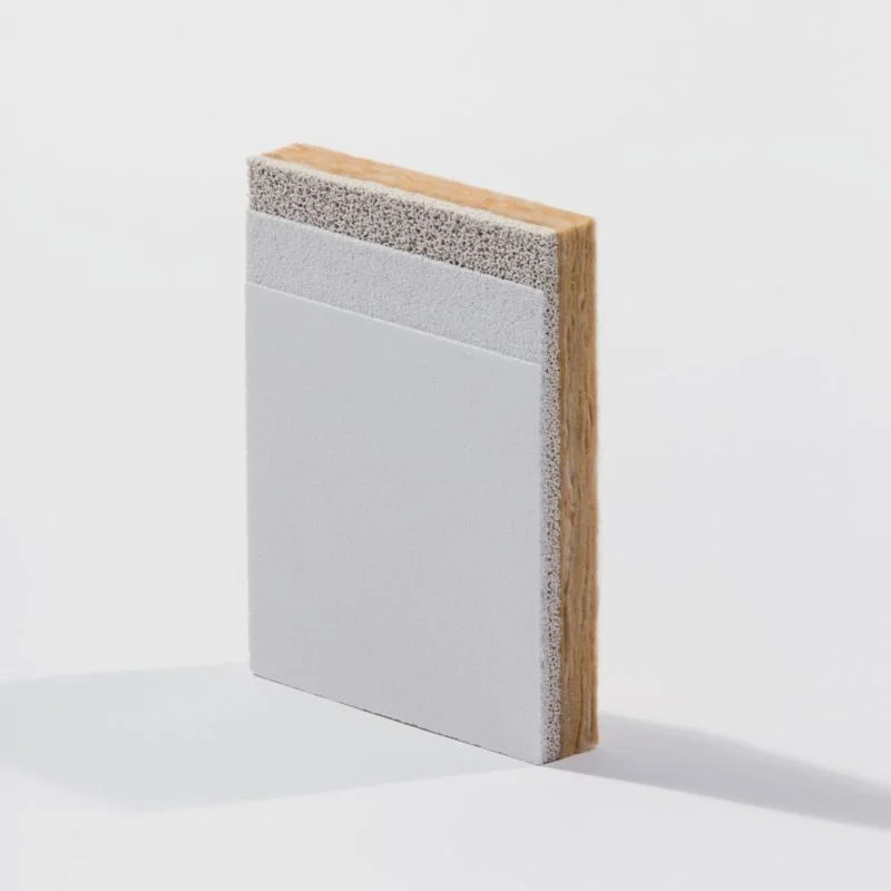 Le système de plâtre acoustique BASWA Phon Classic Fine absorbe le son pour réduire le temps de réverbération dans un espace. Le système se compose des panneaux BASWA Phon fixés à un support stable et solide à l'aide de l'adhésif BASWA, d'une couche de BASWA Base microporeux et d'une finition de BASWA Fine microporeux. Pour obtenir une absorption acoustique des hautes fréquences, l'énergie des ondes sonores traverse la surface finie microporeuse, pénètre dans le support en laine minérale des panneaux BASWA Phon et est convertie en énergie thermique. L'absorption des basses fréquences est obtenue lorsque l'énergie sonore fait vibrer la surface finie microporeuse de manière diaphragmatique, transformant l'énergie sonore en énergie thermique.