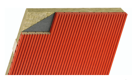 Topakustik produit également des planches avec des rainures spéciales, comme le HR 9/2 M avec des barres semi-circulaires. Grâce à la connexion précise rainure et languette, les planches offrent une surface attrayante avec un aspect sans joint, car le joint de connexion correspond aux dimensions des rainures. Les planches permettent un assemblage simple et flexible. Elles peuvent être installées en les agrafant sur une lisse en bois. L'installation avec le clip tournant n'est possible qu'avec une épaisseur de 19 mm. Grâce à l'utilisation de placage reconstitué, la planche peut également être appliquée avec un aspect semblable au bois. Le processus de production est optimisé en fonction de la matière première, ce qui donne un aspect placage 3D totalement convaincant. L'installation peut être réalisée à l'aide de clips ou d'une agrafeuse.